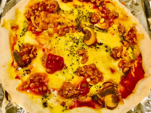 市販のマルゲリータピザ　アラビアータソース